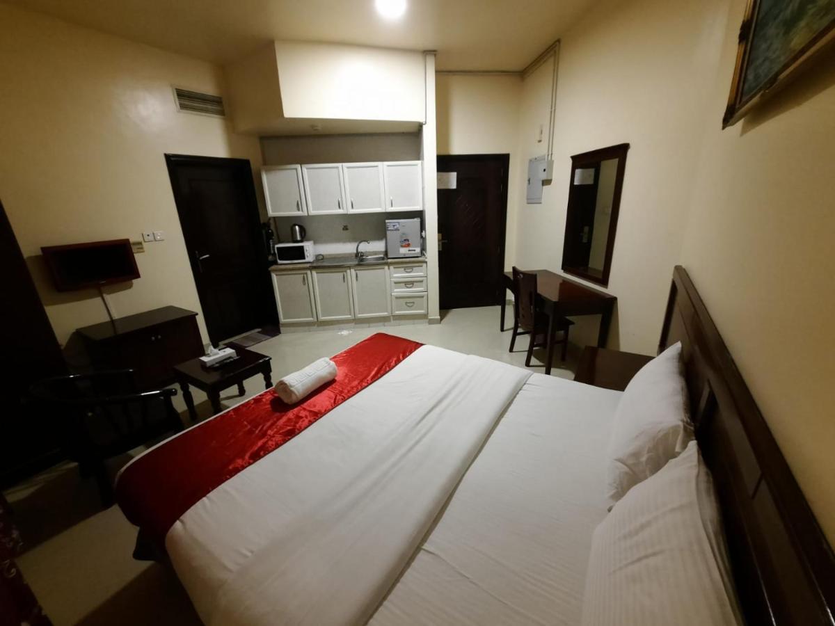 Al Reem Hotel Apartments シャルジャ エクステリア 写真