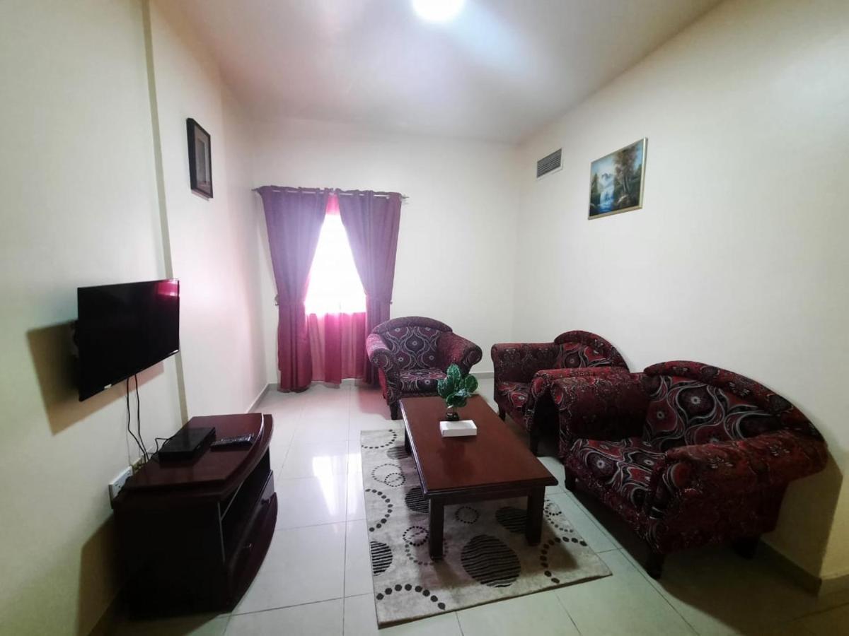 Al Reem Hotel Apartments シャルジャ エクステリア 写真