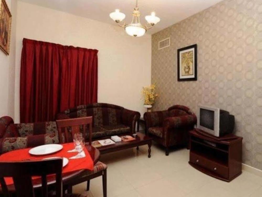Al Reem Hotel Apartments シャルジャ エクステリア 写真