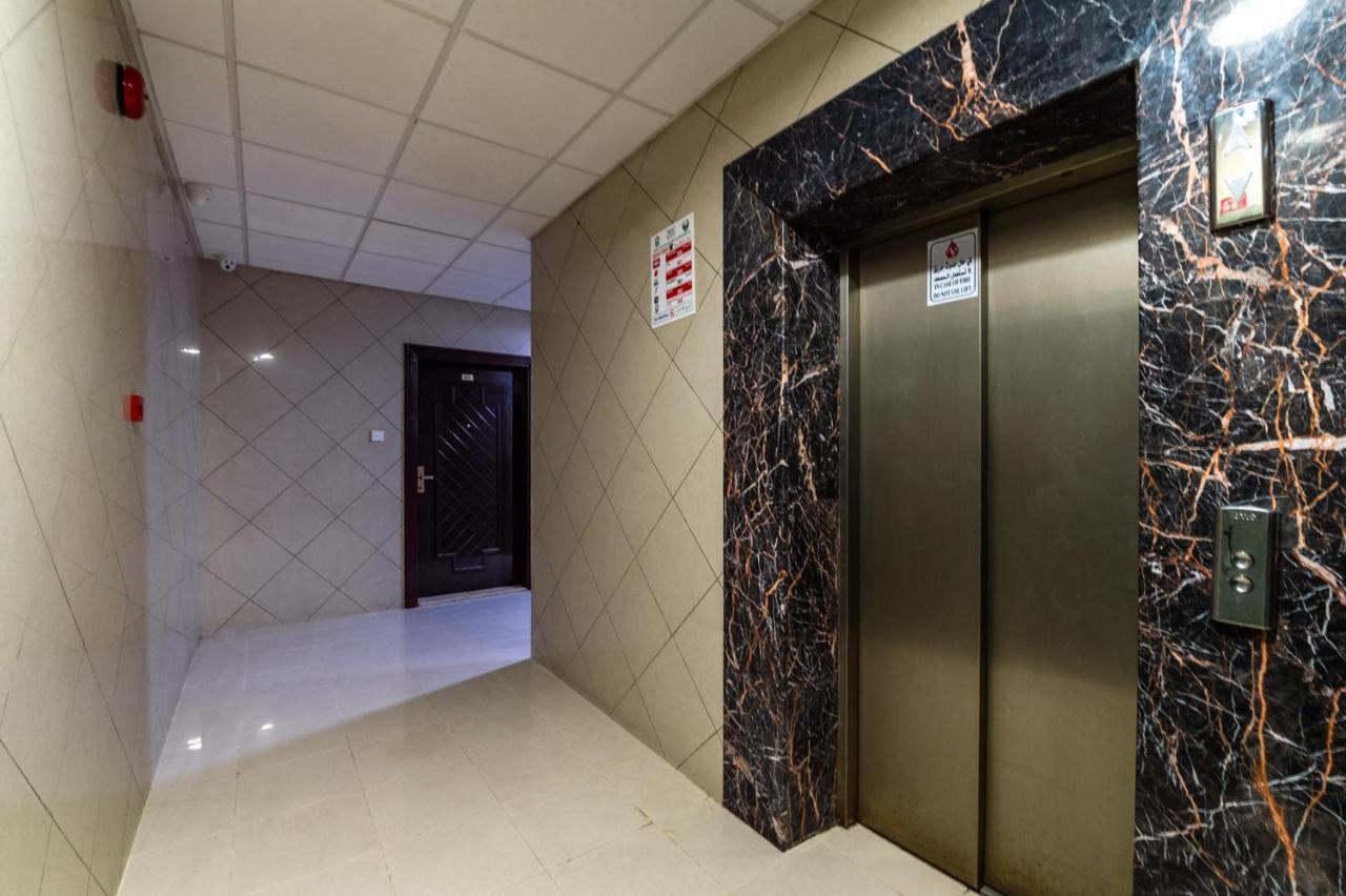 Al Reem Hotel Apartments シャルジャ エクステリア 写真